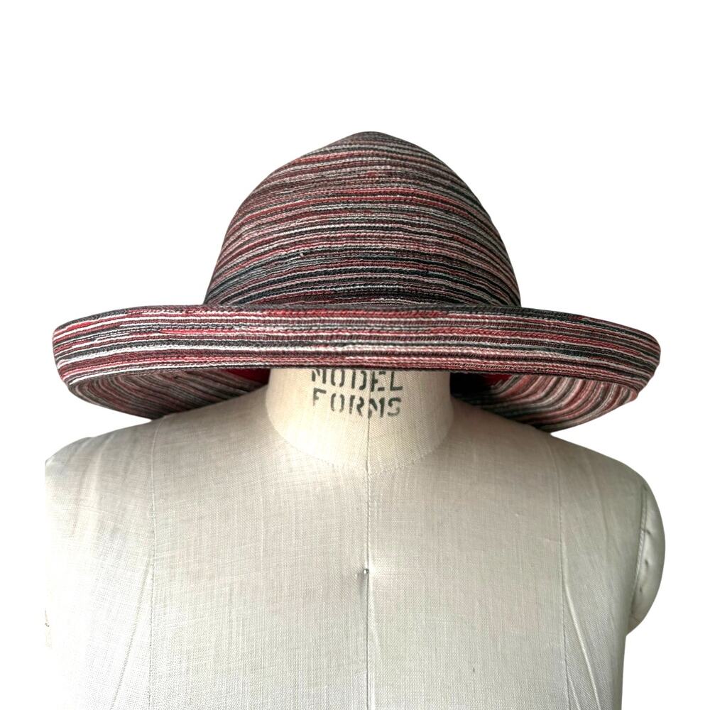Wallaroo Hat Company Sydney Crushable Summer Hat in Red Size Medium Sunhat